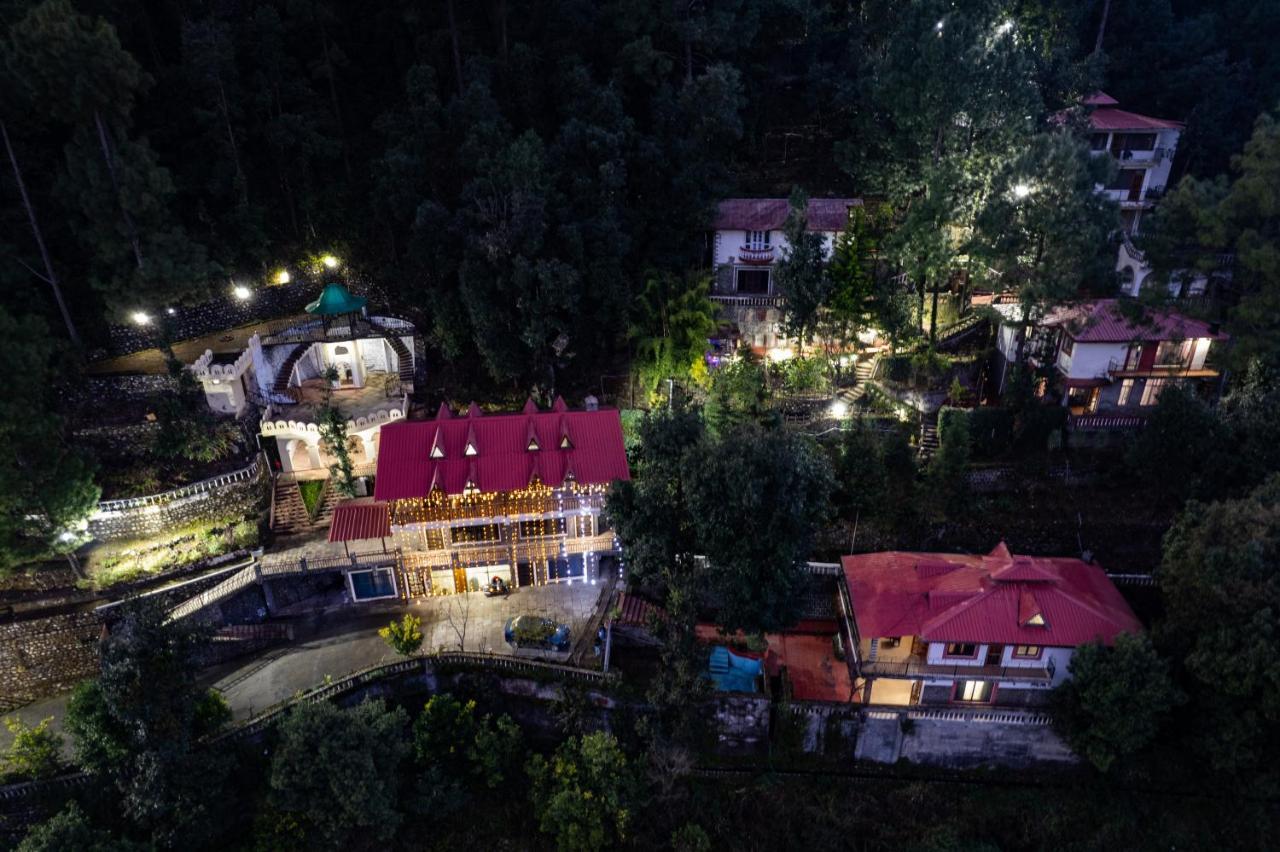 The Canadian Woods Resort Нейнитал Екстериор снимка