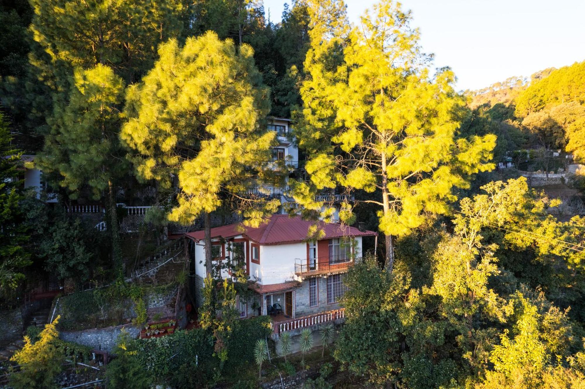 The Canadian Woods Resort Нейнитал Екстериор снимка